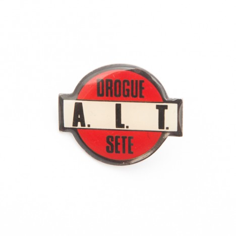 Pin's vintage A.L.T drogue Sète