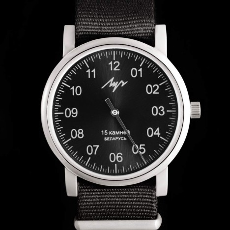 Montre Luch mono-aiguille fond noir Nato