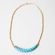 Collier doré vintage court - Charm bleu en plastique - Années 70