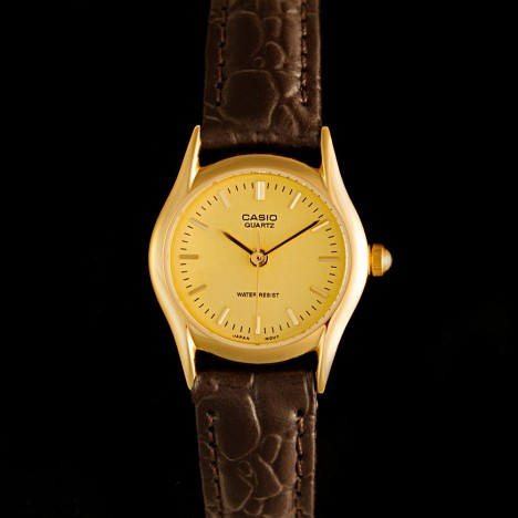 Casio LTP-1094Q-9ARDF - Montre casio vintage femme bracelet cuir marron, cadran champagne - Style mamie des années 80