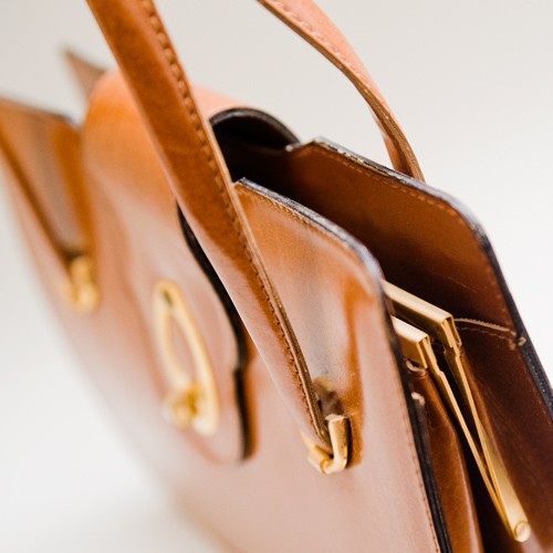Sac à main vintage des années 70 en cuir marron pour femme, sac à main avec cadre, accessoires vintage, femme rétro 1970 - France