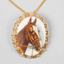 Collier vintage cheval marron long années 70