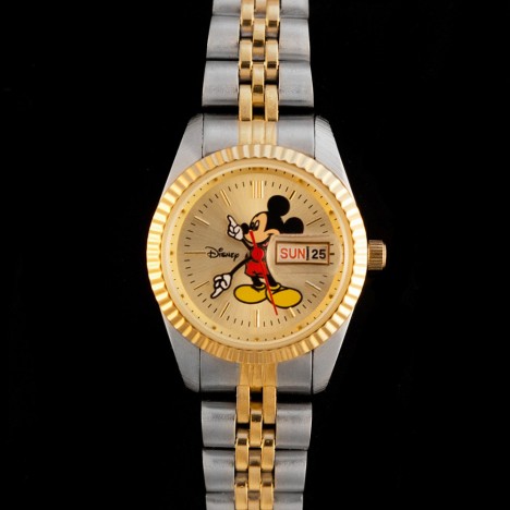 Petite montre Mickey Day Date collector !